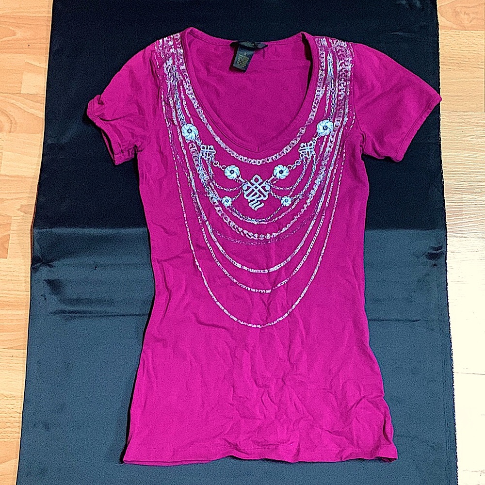 Rocawear stretchy T-shirt worn only a couple times just needs ironing !